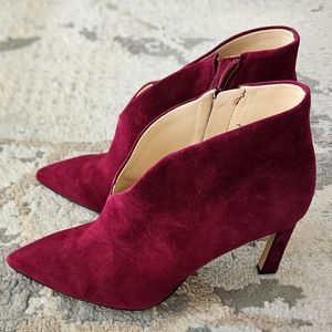 Vince Camuto Ribbon Red Maroon Suede Sestrind Bootie 9.5M/41